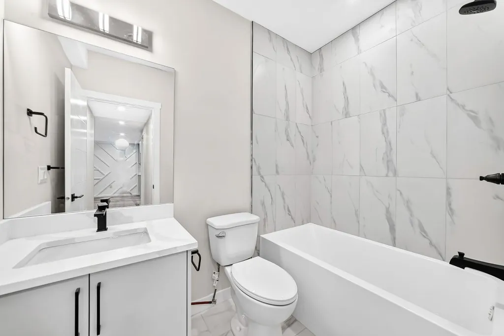 140 Carringham Road NW Calgary AB T3P1V3
