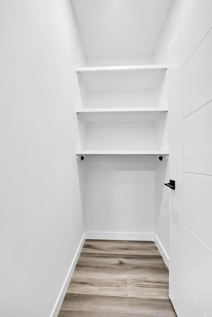 140 Carringham Road NW Calgary AB T3P1V3