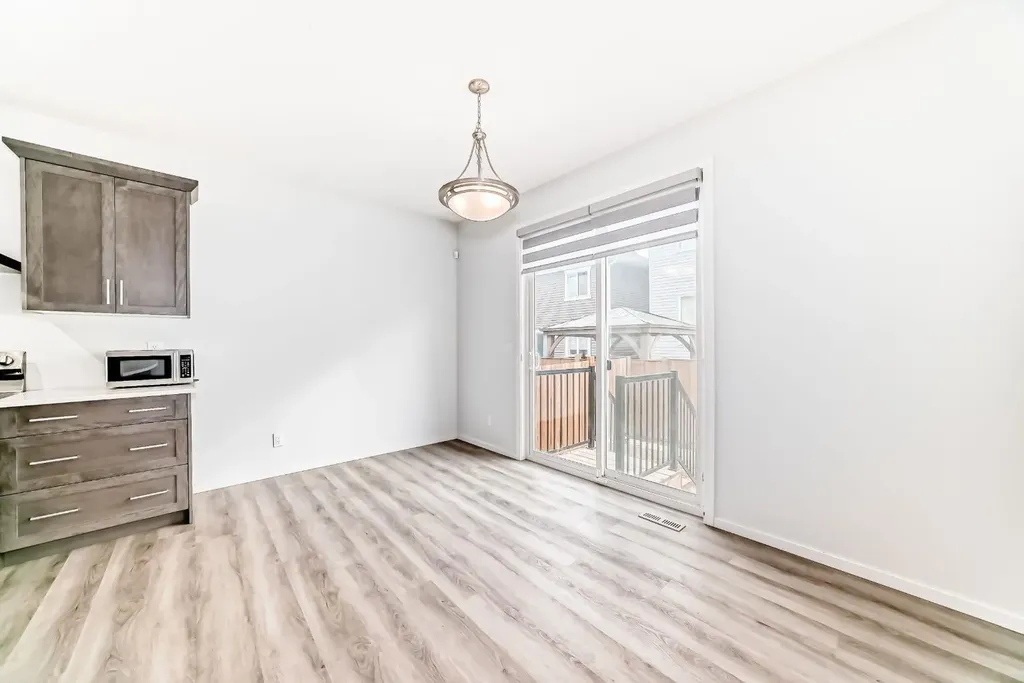 140 Carringham Road NW Calgary AB T3P1V3