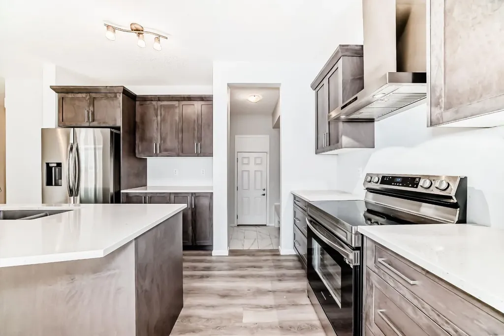 140 Carringham Road NW Calgary AB T3P1V3