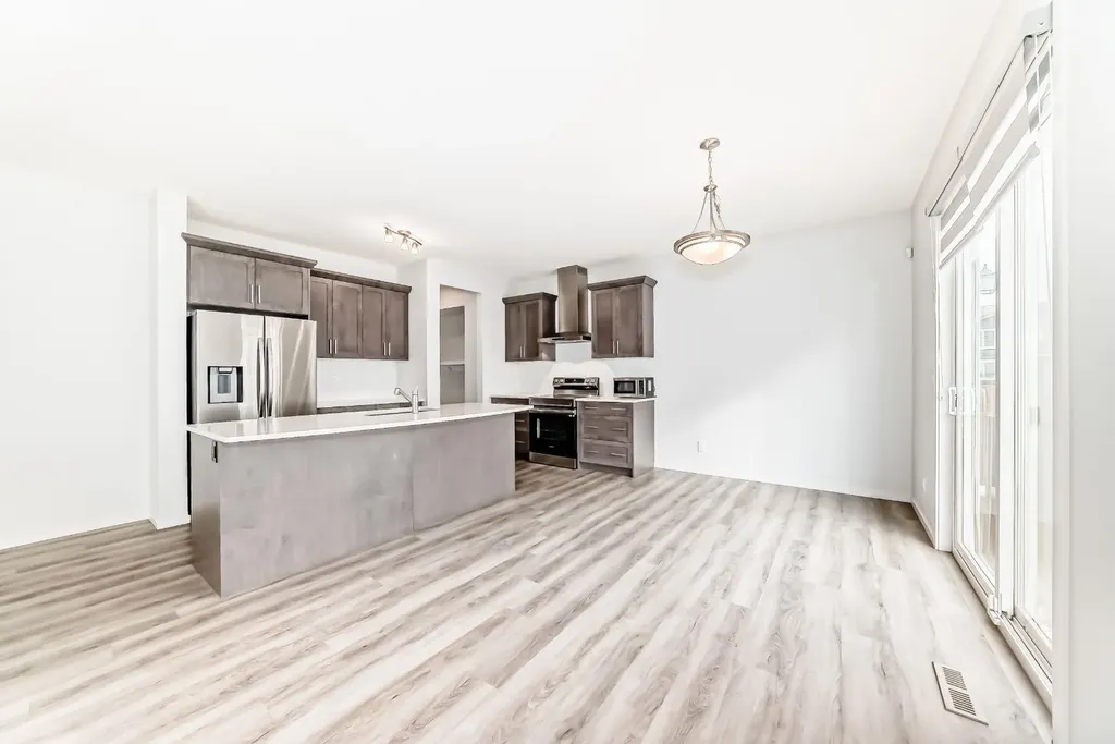 140 Carringham Road NW Calgary AB T3P1V3