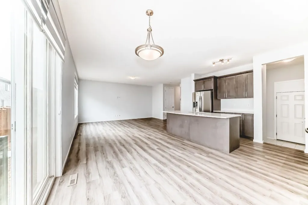 140 Carringham Road NW Calgary AB T3P1V3