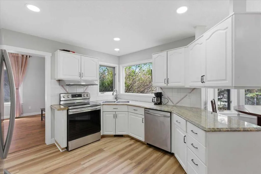 13919 Evergreen Street SW Calgary AB T2Y2X4