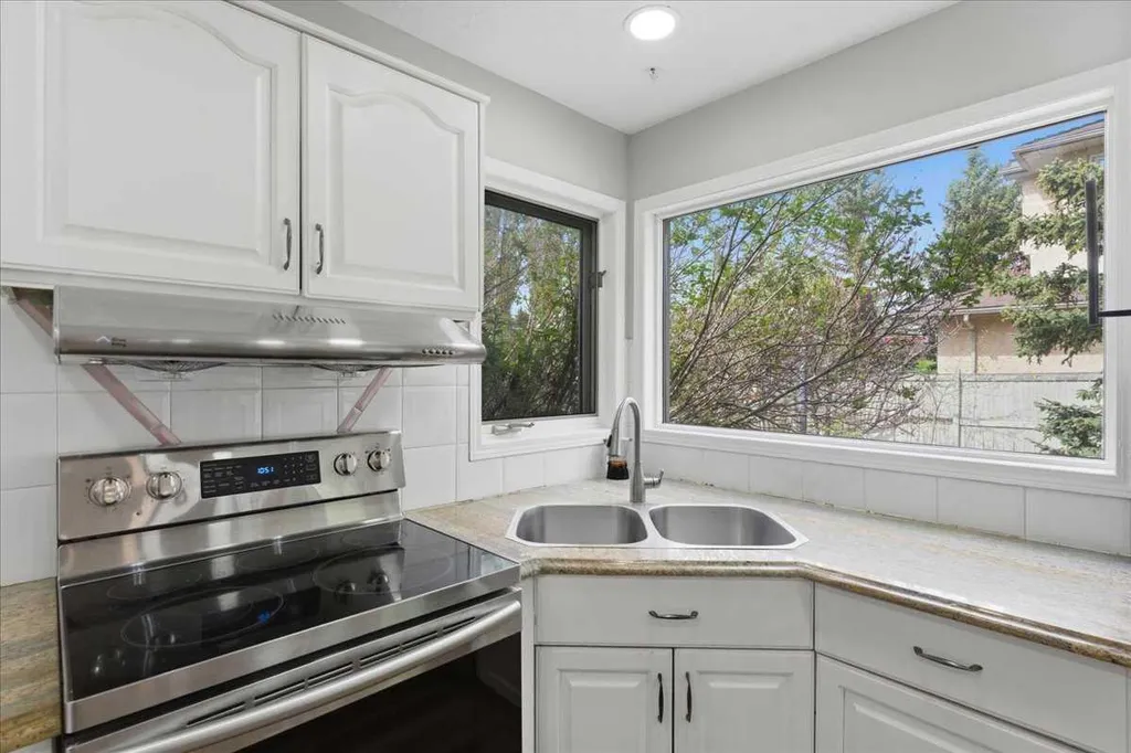 13919 Evergreen Street SW Calgary AB T2Y2X4