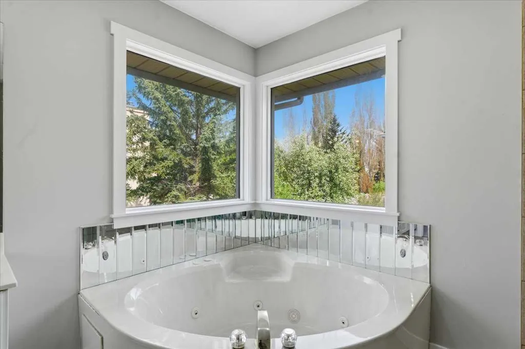 13919 Evergreen Street SW Calgary AB T2Y2X4