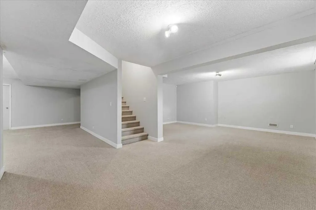 13919 Evergreen Street SW Calgary AB T2Y2X4