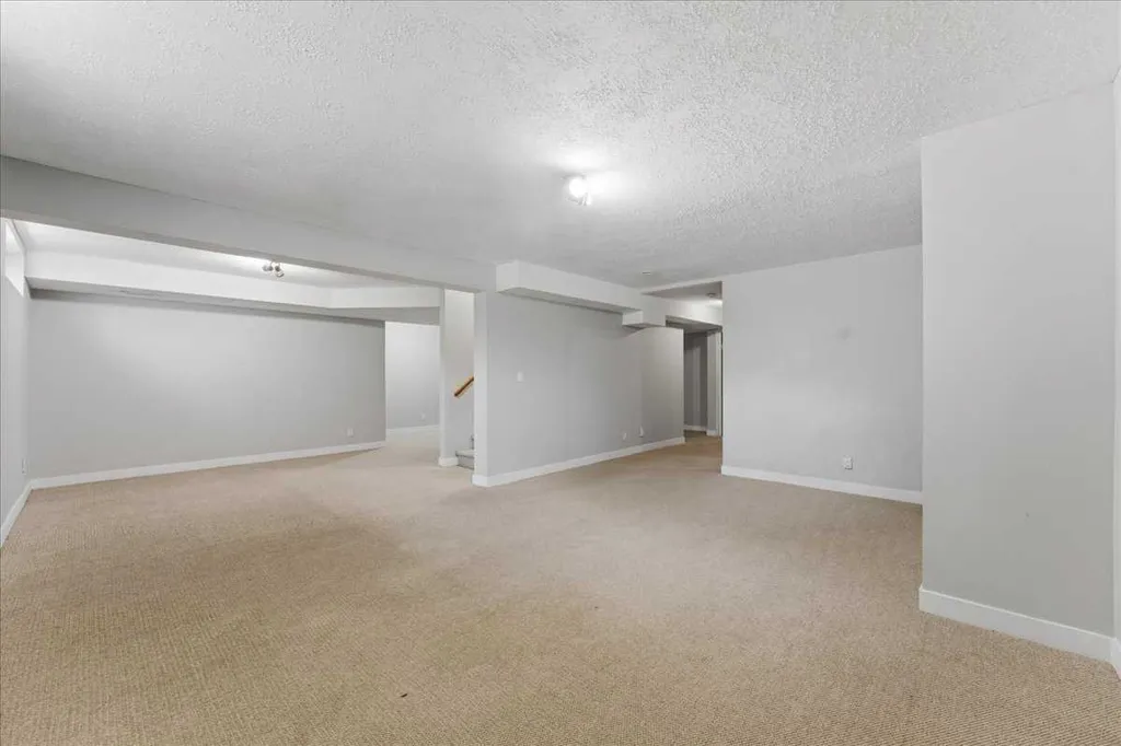 13919 Evergreen Street SW Calgary AB T2Y2X4