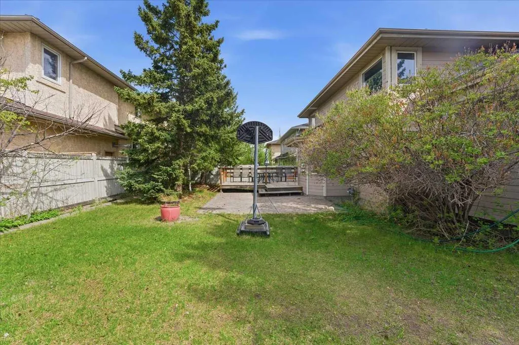 13919 Evergreen Street SW Calgary AB T2Y2X4