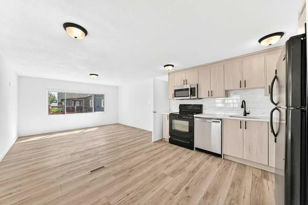 2106 50 Street SE Calgary AB T2B 1M7