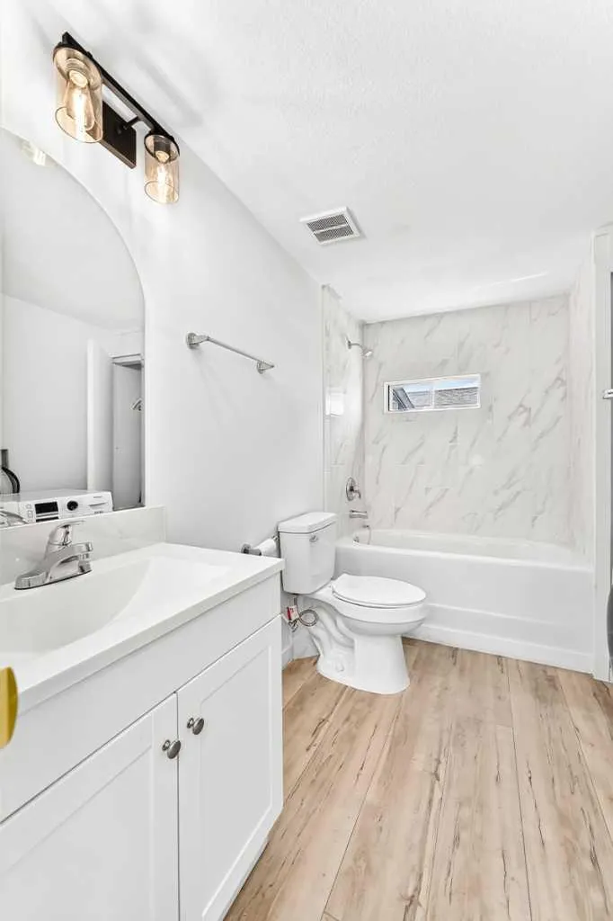 2106 50 Street SE Calgary AB T2B 1M7