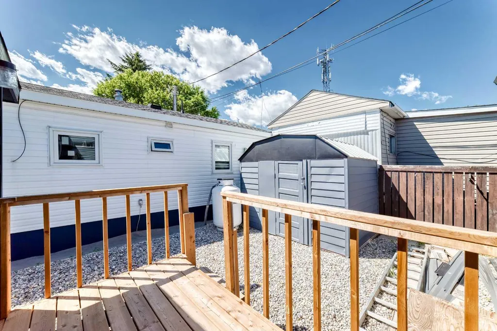 2106 50 Street SE Calgary AB T2B 1M7