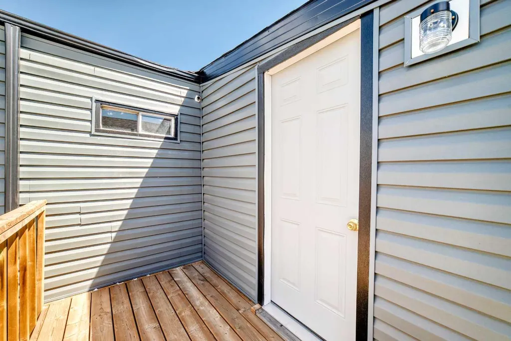 2106 50 Street SE Calgary AB T2B 1M7