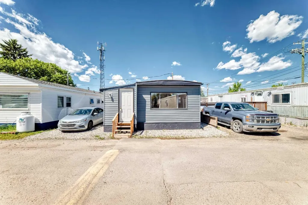 2106 50 Street SE Calgary AB T2B 1M7