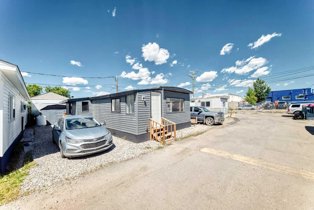 2106 50 Street SE Calgary AB T2B 1M7