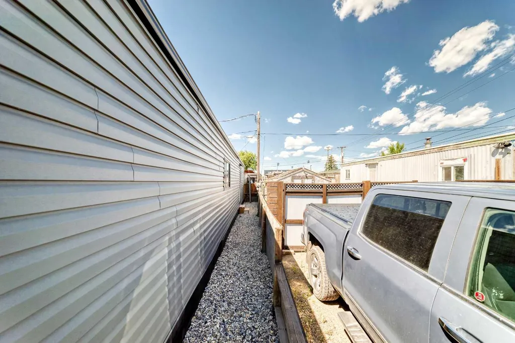 2106 50 Street SE Calgary AB T2B 1M7