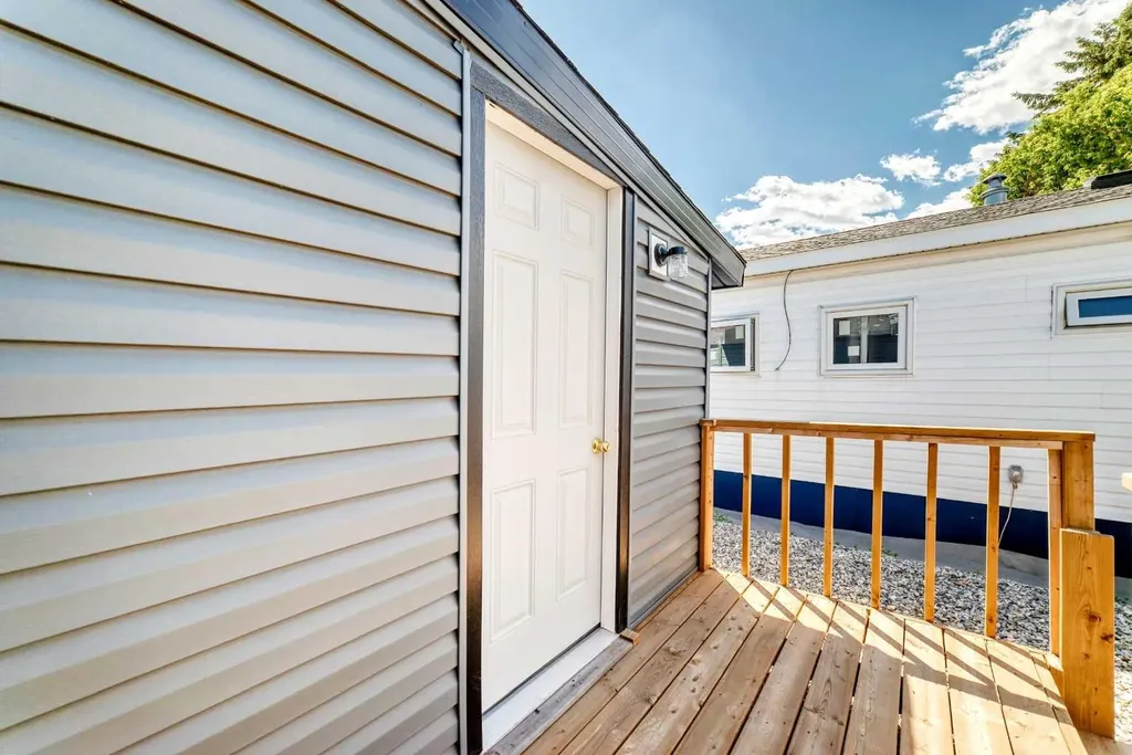 2106 50 Street SE Calgary AB T2B 1M7