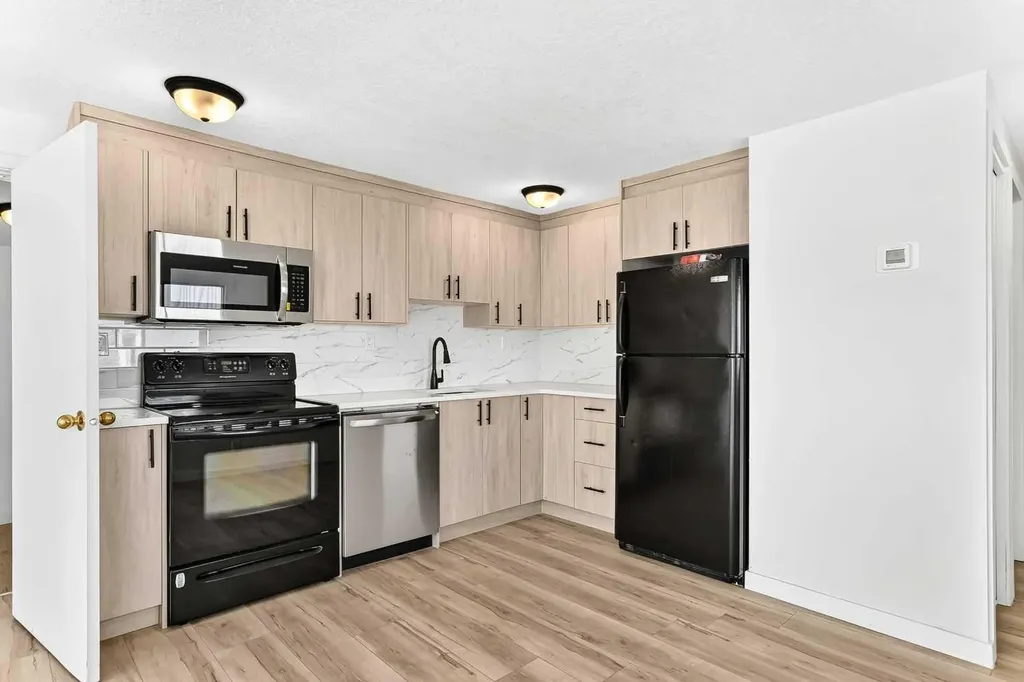 2106 50 Street SE Calgary AB T2B 1M7