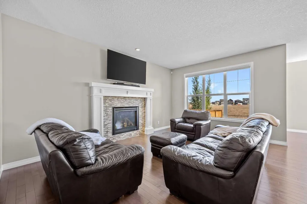 27 Mahogany Crescent SE Calgary AB T3M 2K6