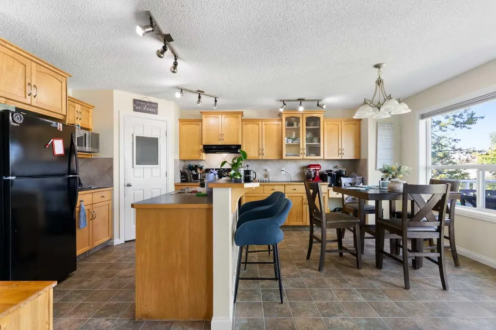 151 Bow Ridge Crescent Cochrane AB T4C 1V2