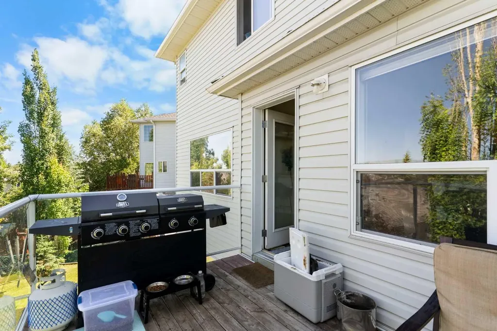 151 Bow Ridge Crescent Cochrane AB T4C 1V2