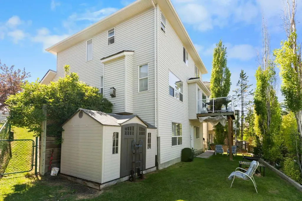 151 Bow Ridge Crescent Cochrane AB T4C 1V2