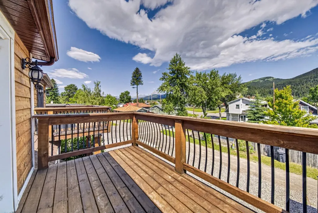 1809 129 Street Blairmore AB T0K0E0