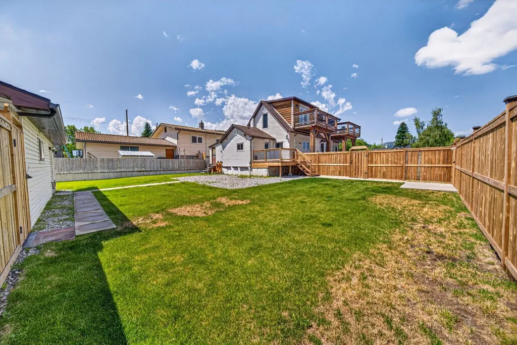 1809 129 Street Blairmore AB T0K0E0