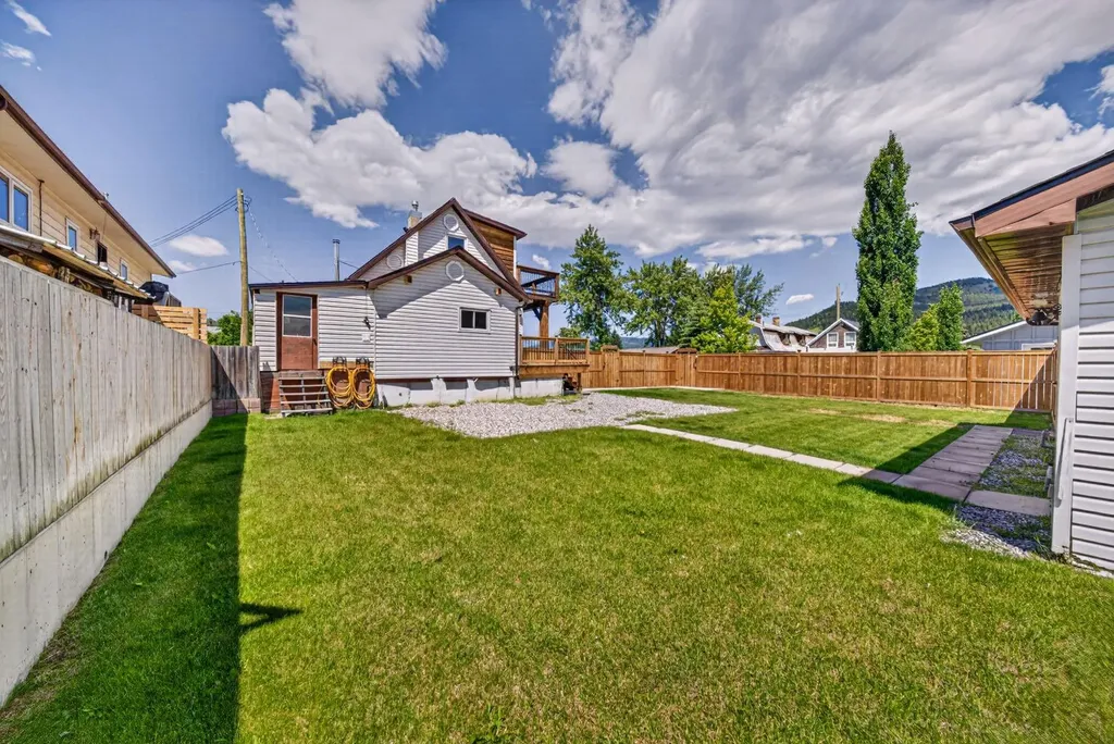 1809 129 Street Blairmore AB T0K0E0
