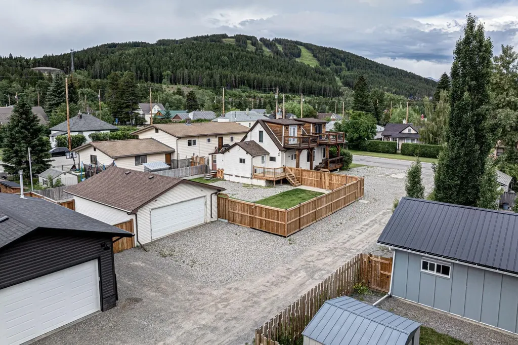 1809 129 Street Blairmore AB T0K0E0