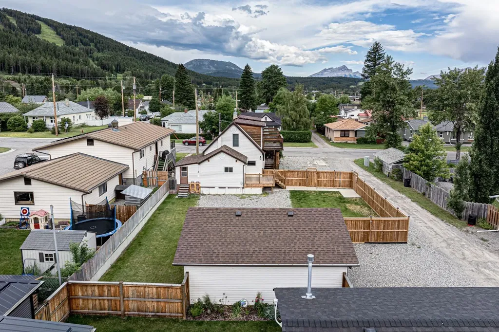 1809 129 Street Blairmore AB T0K0E0