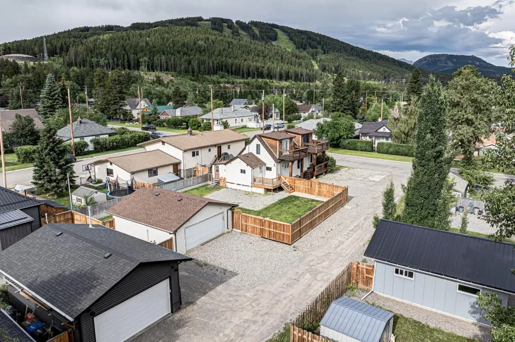 1809 129 Street Blairmore AB T0K0E0