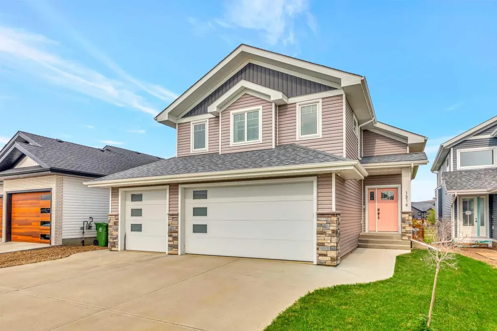 1316 47 Avenue Close Lloydminster SK S9V 2K3