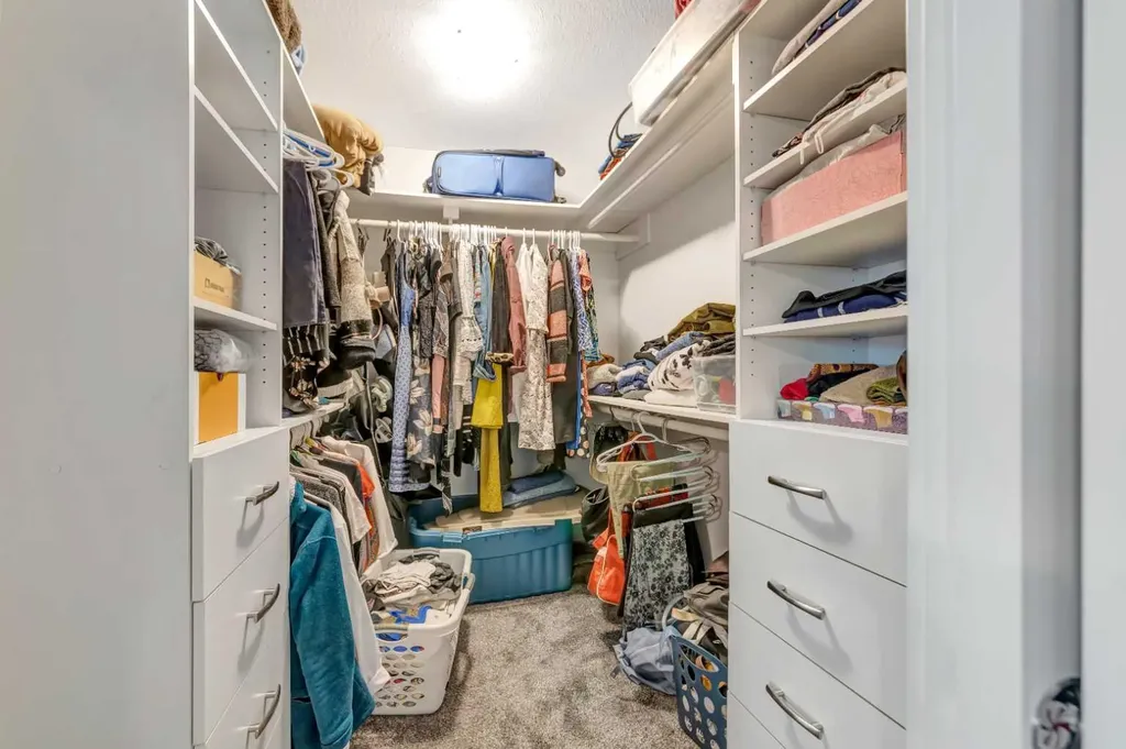 1316 47 Avenue Close Lloydminster SK S9V 2K3