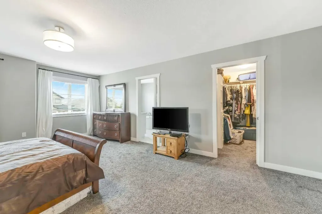 1316 47 Avenue Close Lloydminster SK S9V 2K3