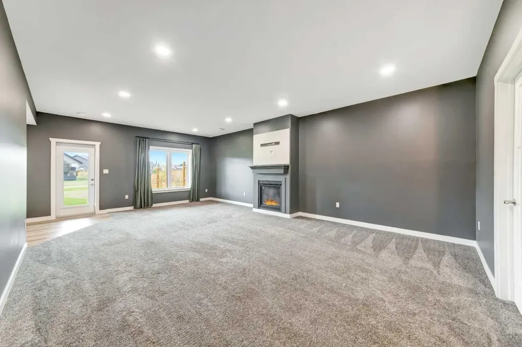 1316 47 Avenue Close Lloydminster SK S9V 2K3