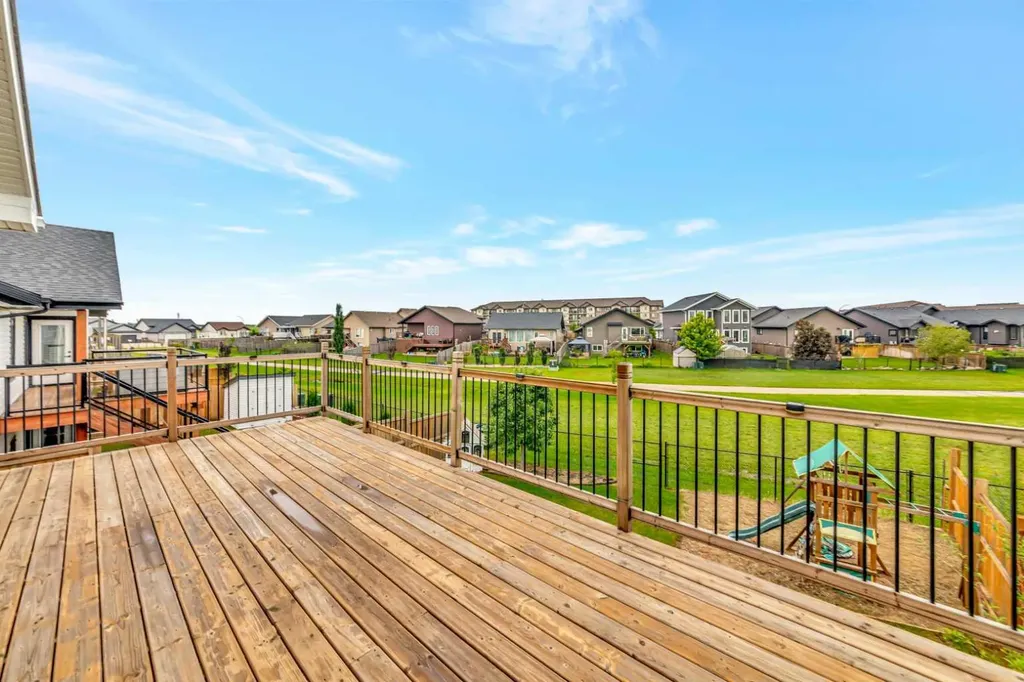 1316 47 Avenue Close Lloydminster SK S9V 2K3