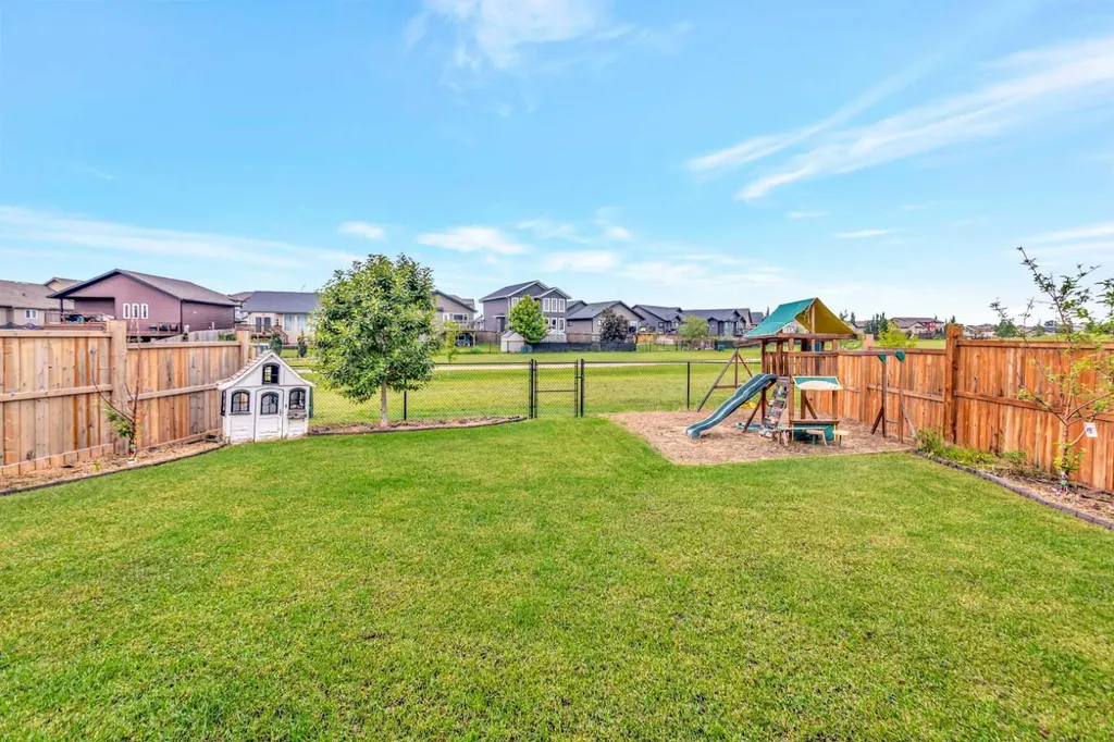 1316 47 Avenue Close Lloydminster SK S9V 2K3