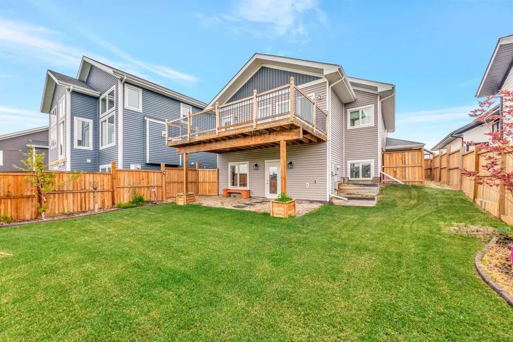 1316 47 Avenue Close Lloydminster SK S9V 2K3