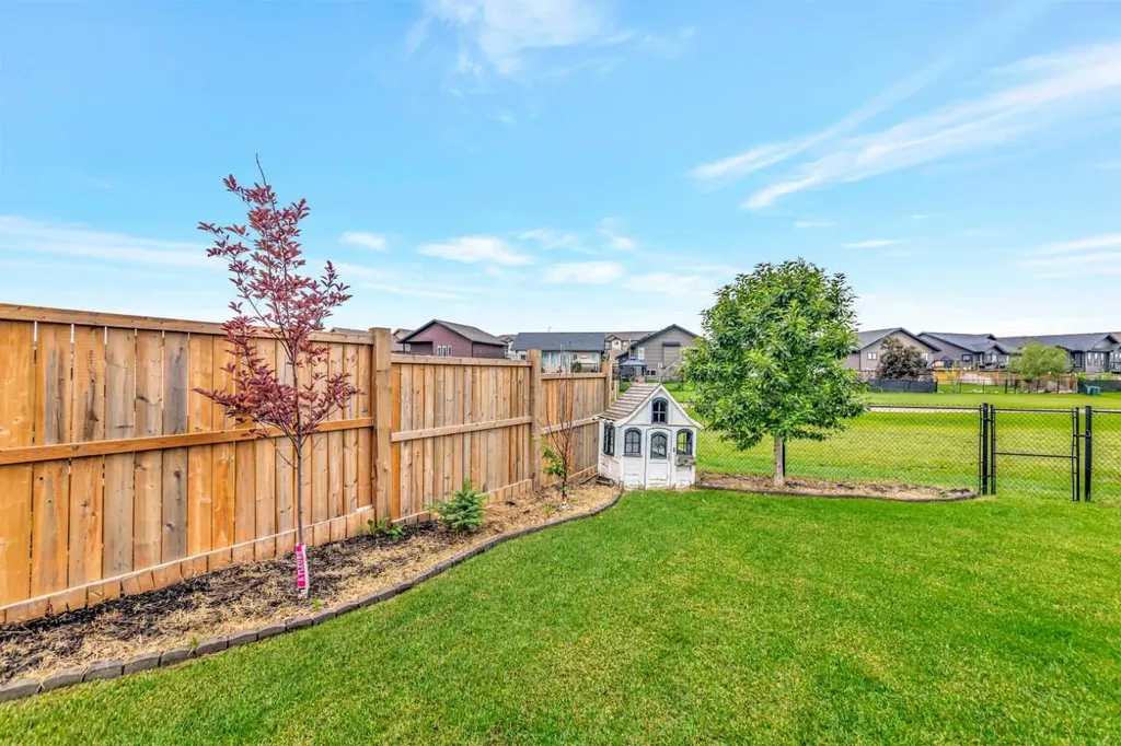 1316 47 Avenue Close Lloydminster SK S9V 2K3