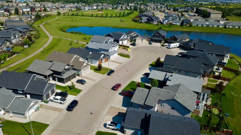 1316 47 Avenue Close Lloydminster SK S9V 2K3