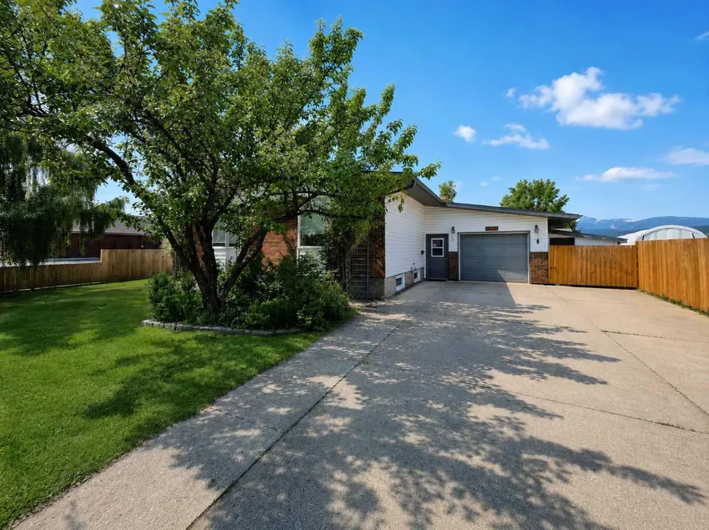 10730 Shand Avenue Grande Cache AB T0E0Y0