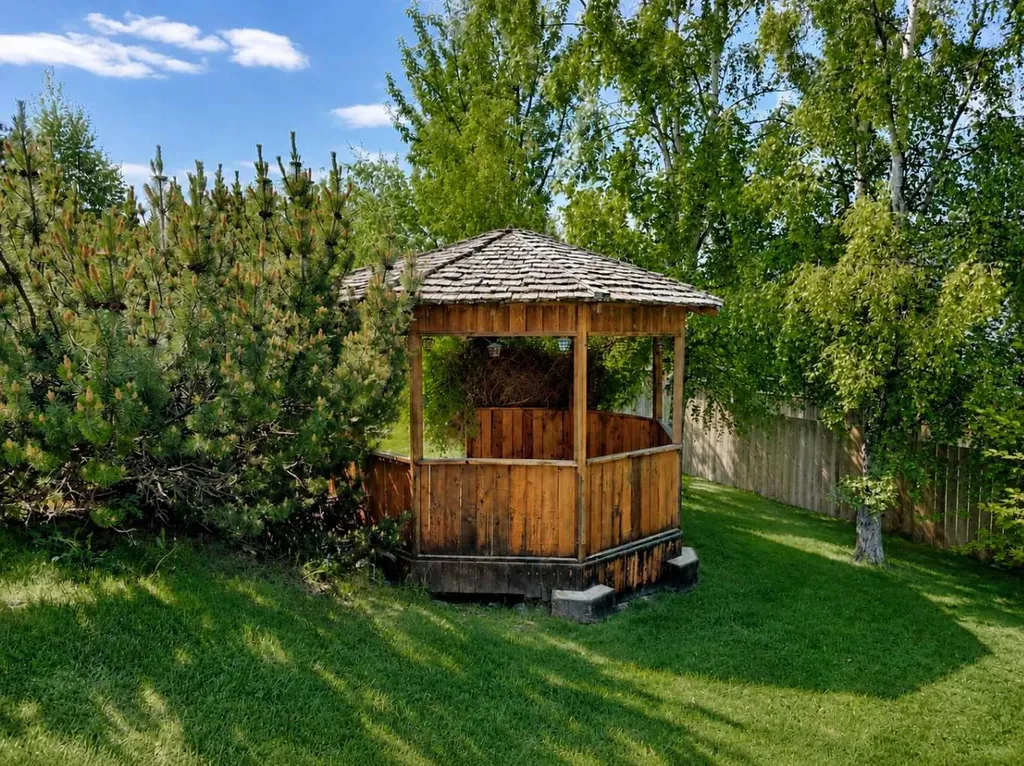 10730 Shand Avenue Grande Cache AB T0E0Y0