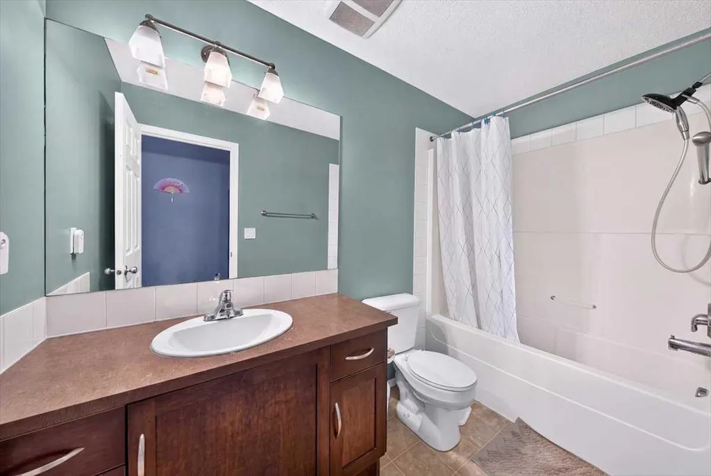 76 Country Village Lane NE Calgary AB T3K 0E7