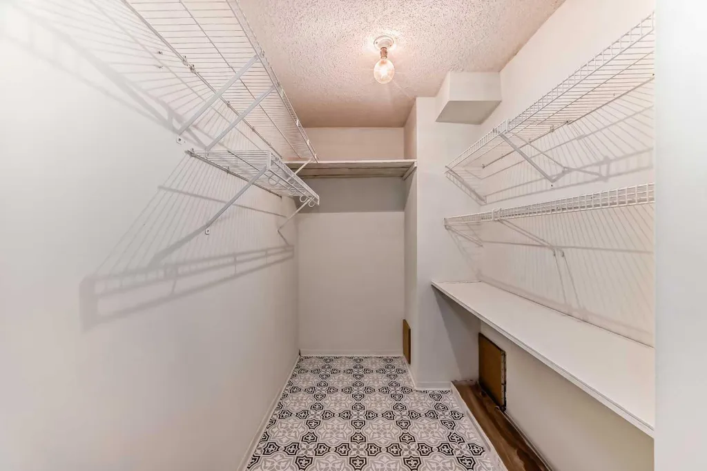924 14 Avenue SW Calgary AB T2R 0N7