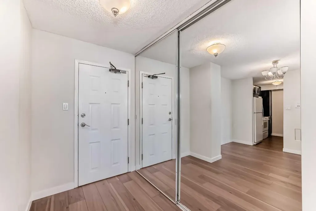 924 14 Avenue SW Calgary AB T2R 0N7