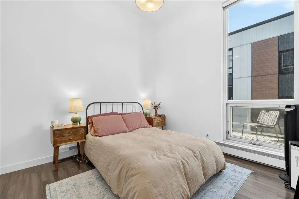 235 9a Street NW Calgary AB T2N 4H7