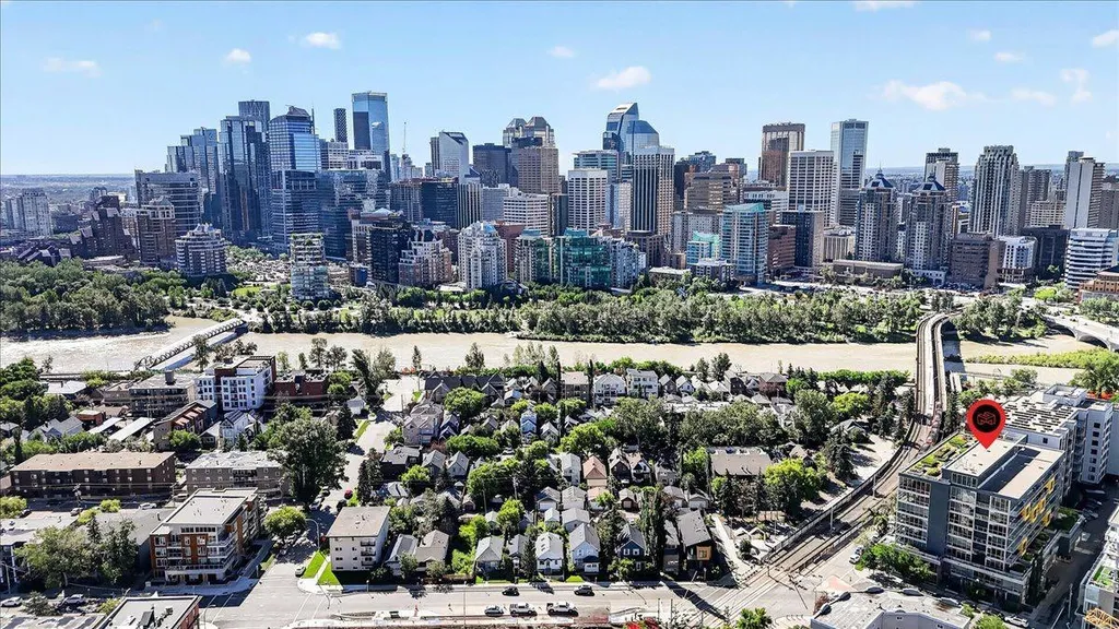 235 9a Street NW Calgary AB T2N 4H7