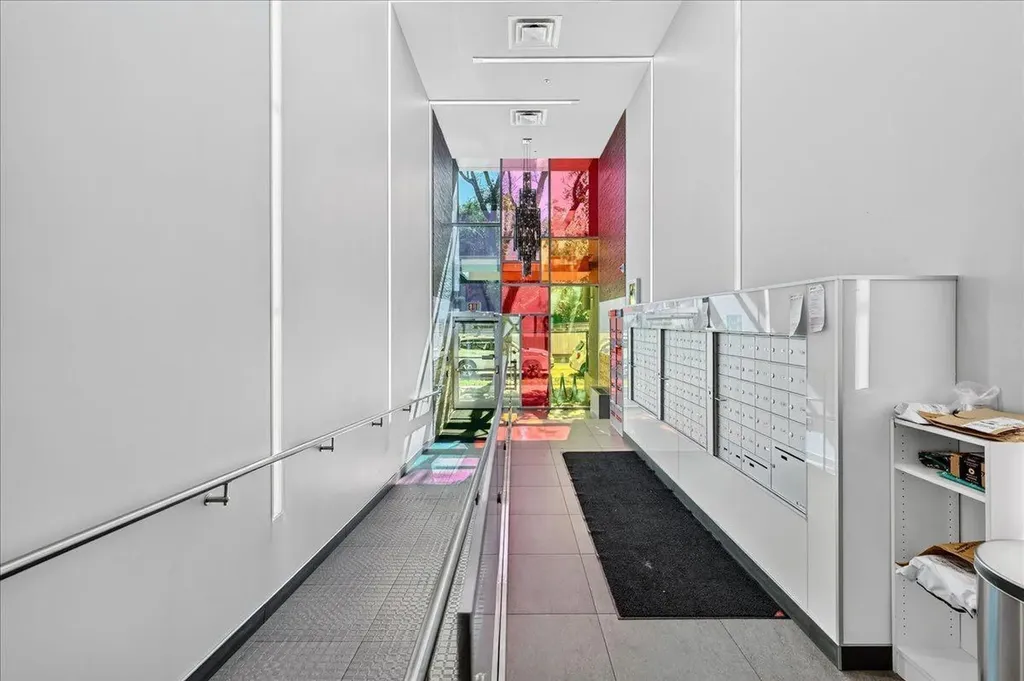 235 9a Street NW Calgary AB T2N 4H7