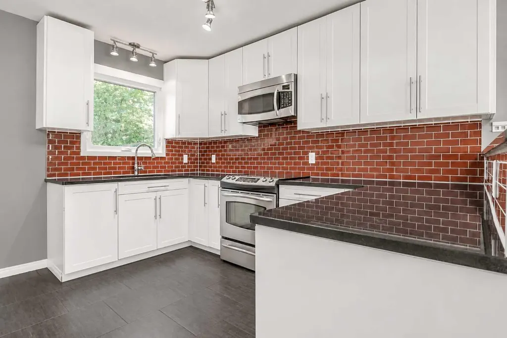 808 2 Avenue W Brooks AB T1R 0B6