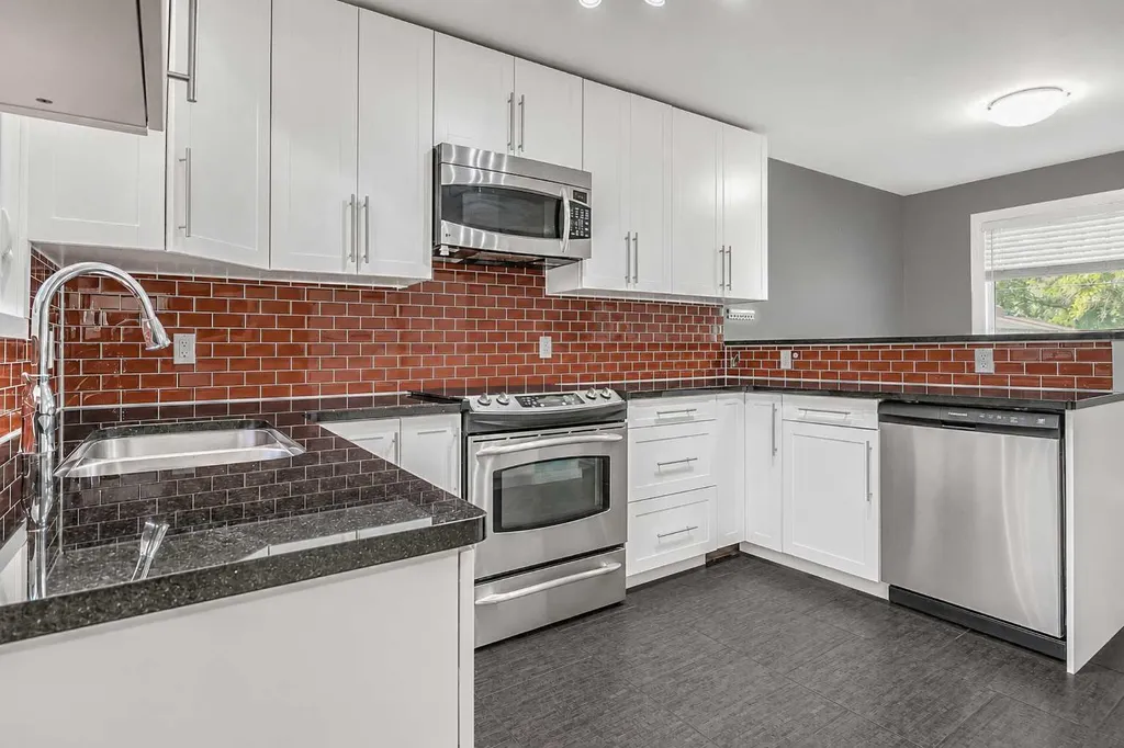 808 2 Avenue W Brooks AB T1R 0B6